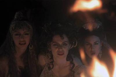 3 The Top 10 Hottest Vampire Babes of All Time!