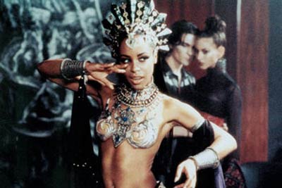 4 The Top 10 Hottest Vampire Babes of All Time!