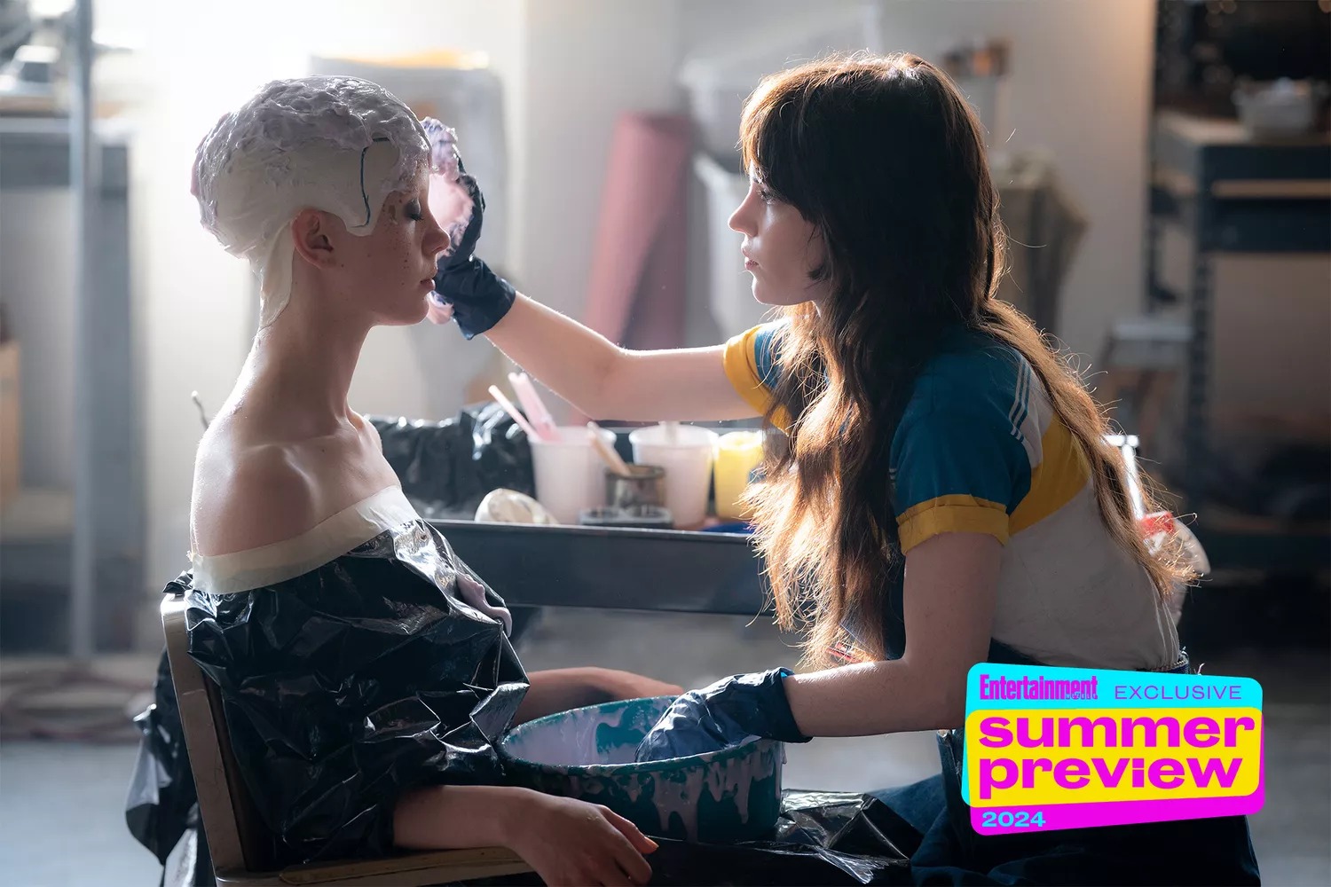 New ‘MaXXXine’ Images Spotlight Mia Goth, Sophie Thatcher and Bloody Kevin Bacon