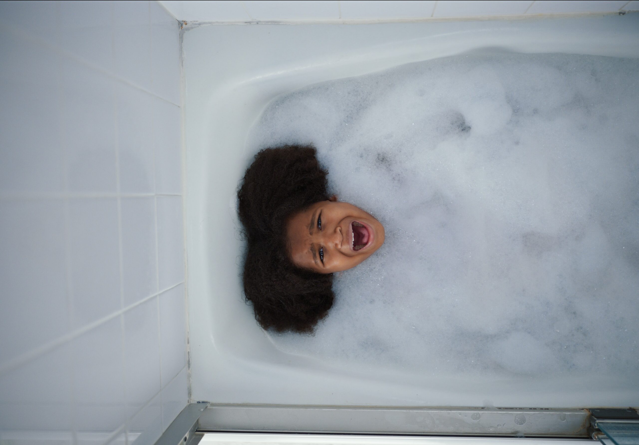 Psychopomp bathtub screaming