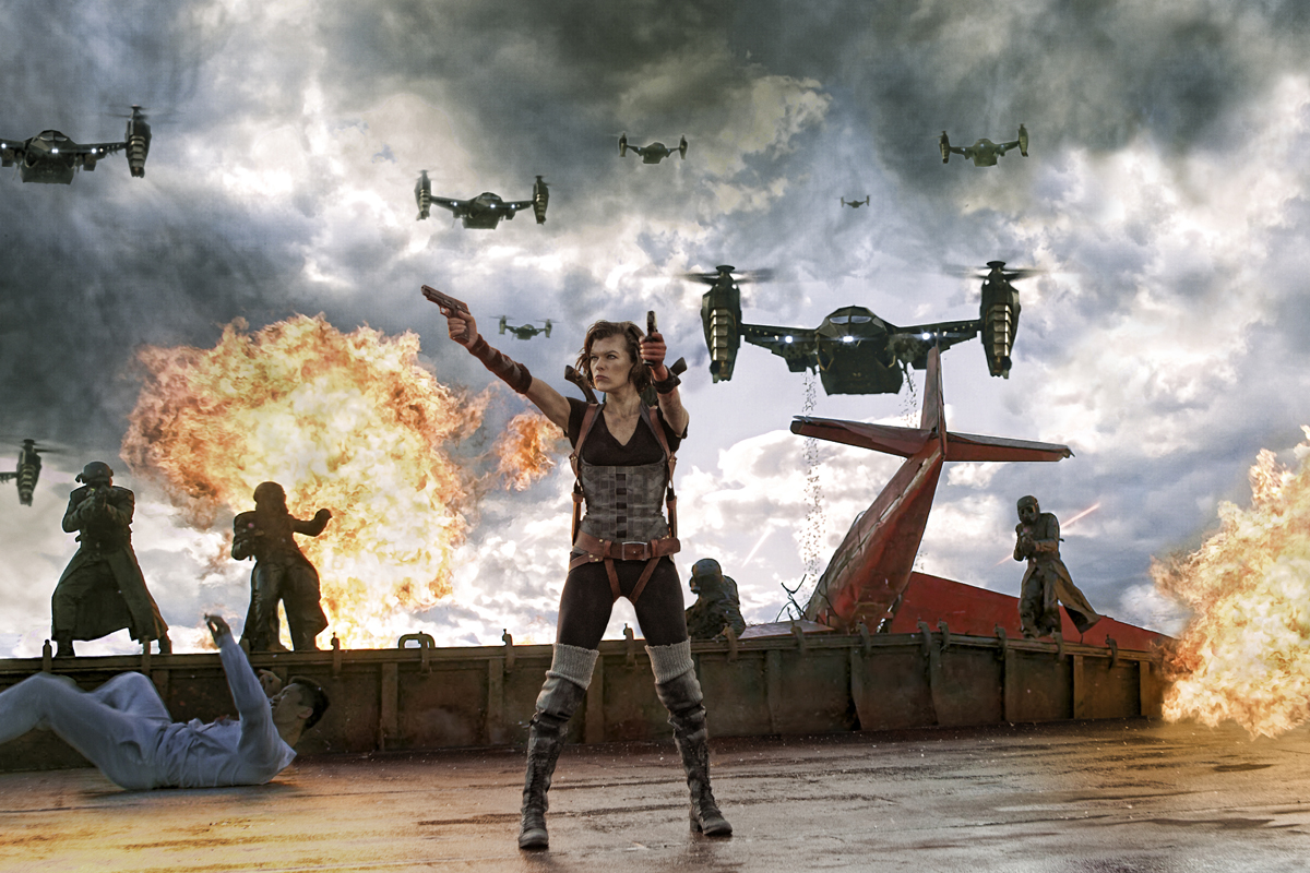 Alice & Ada Wong Battle Two Axemen In Third 'Resident Evil: Retribution'  Clip - Bloody Disgusting