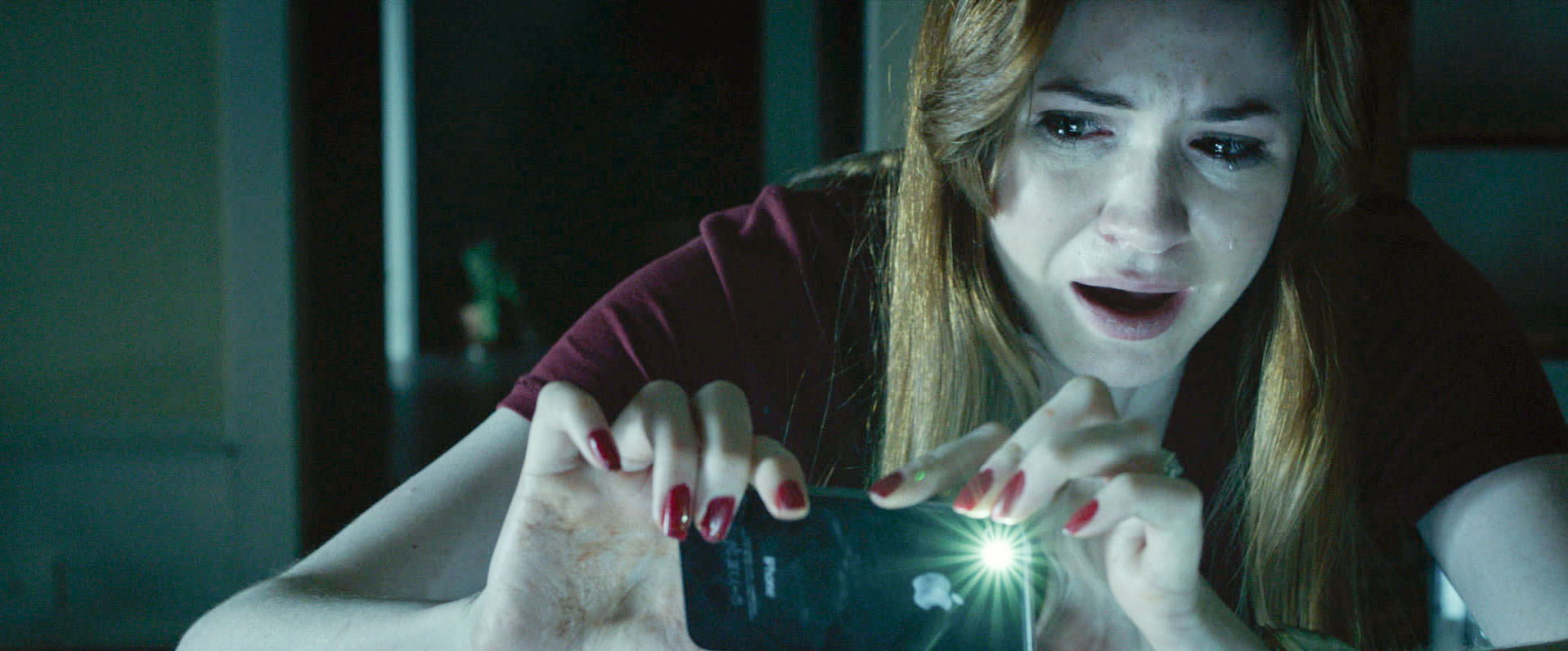 Interview] 'Oculus' Star Karen Gillan On What Frightened Her While Shooting  and Her Favorite Horror Films!! - Bloody Disgusting
