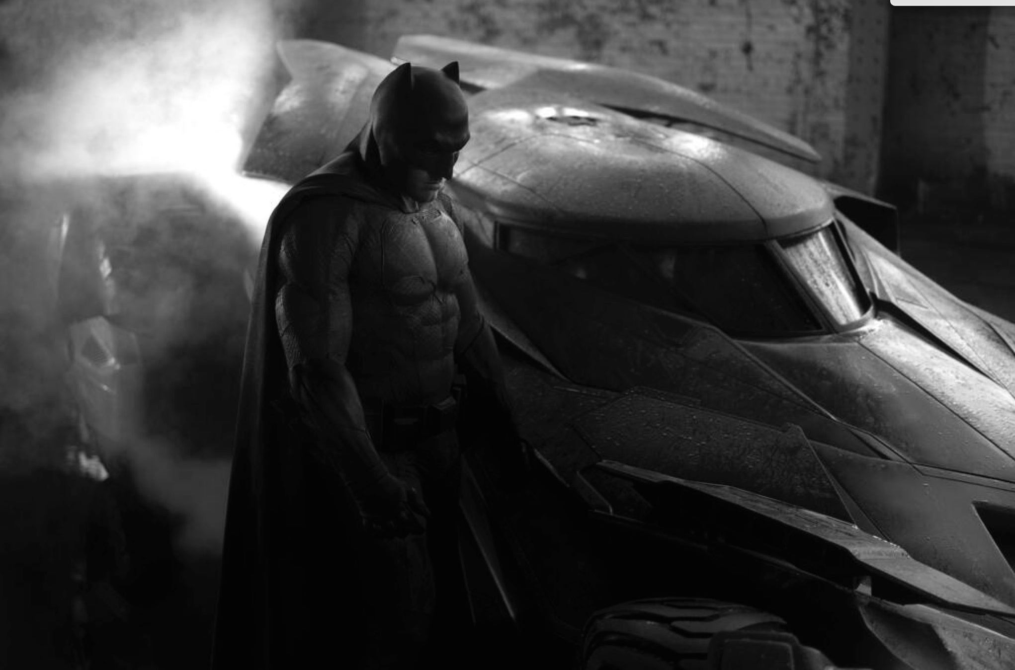 Zack Snyder Reveals Ben Affleck as Batman and New Batmobile - Bloody  Disgusting