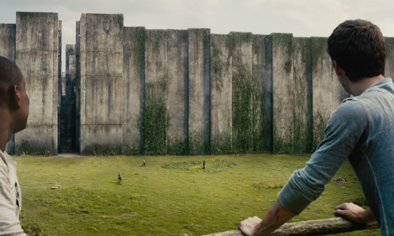 First 'The Maze Runner' Clip Introduces THE WALL - Bloody Disgusting