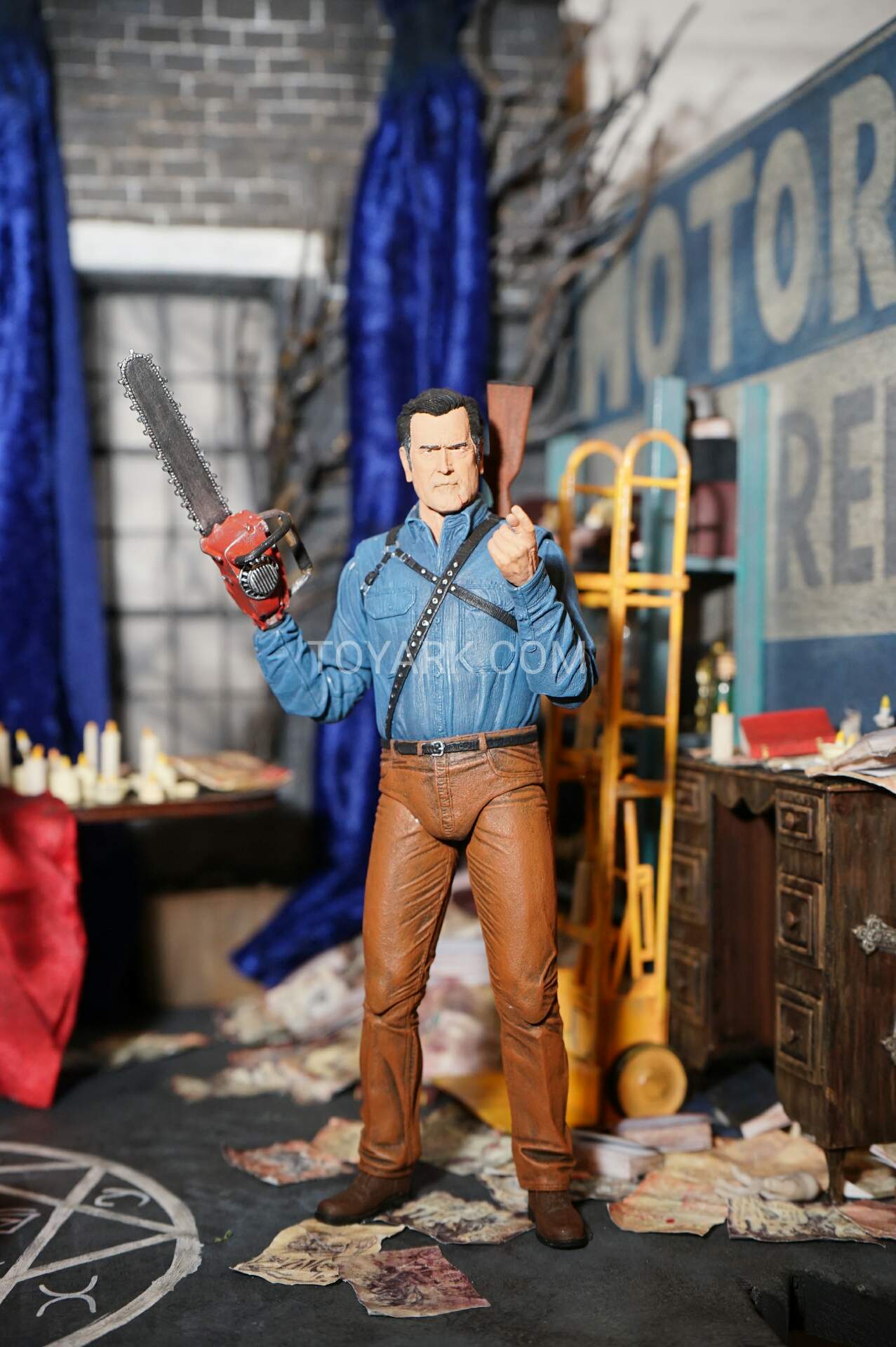 NECA Brings Us The Ultimate and Original Ash From 'The Evil Dead