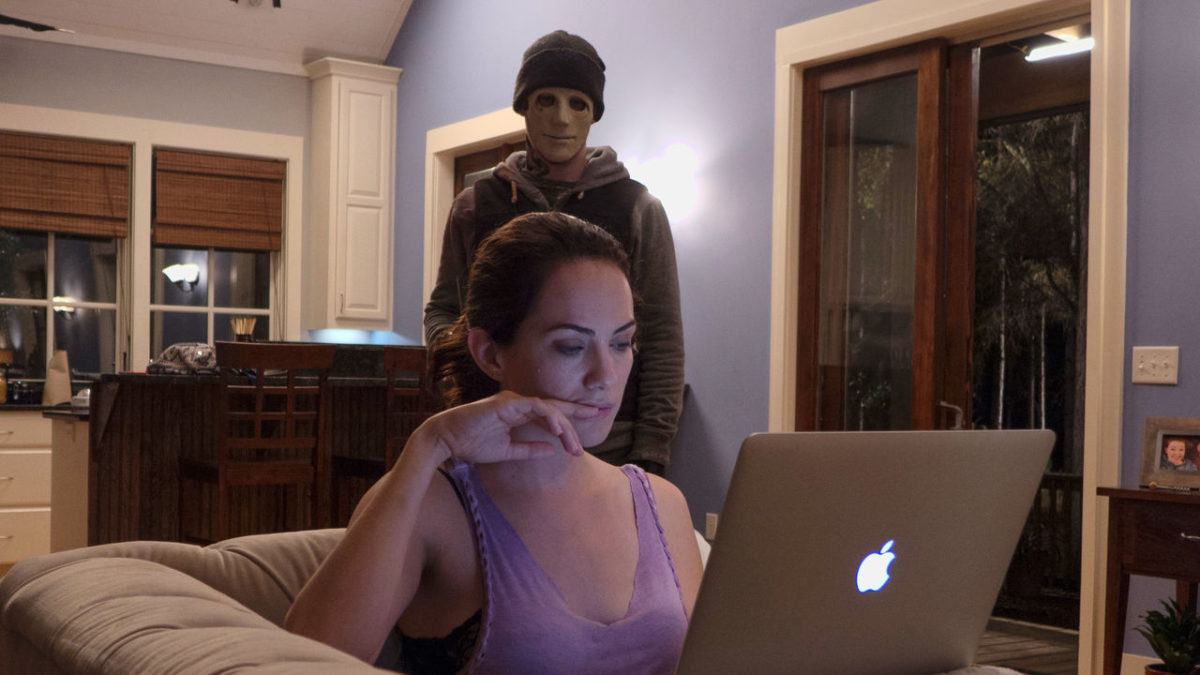 Hush' Director Mike Flanagan Reveals the Secret to Creating Authentic  Scares In a Horror Movie! - Bloody Disgusting
