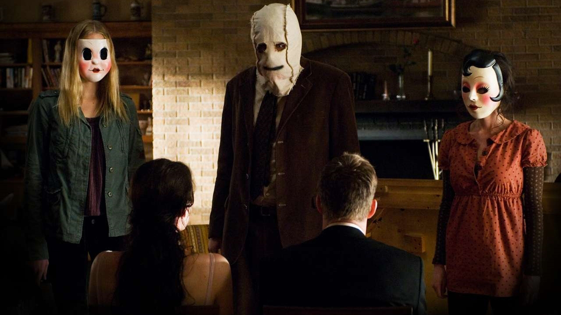 The First Clip From THE STRANGERS: CHAPTER 1 Is Knocking At The Door