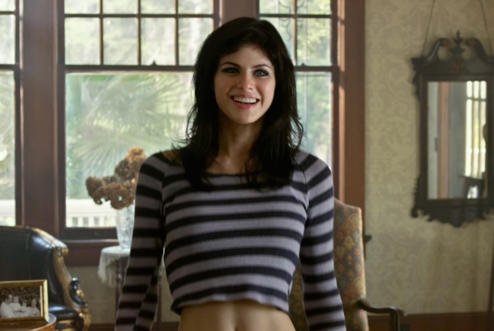 Alexandra Daddario Will Face a Deadly Infection at 30,000 Feet in  'Airborne' - Bloody Disgusting