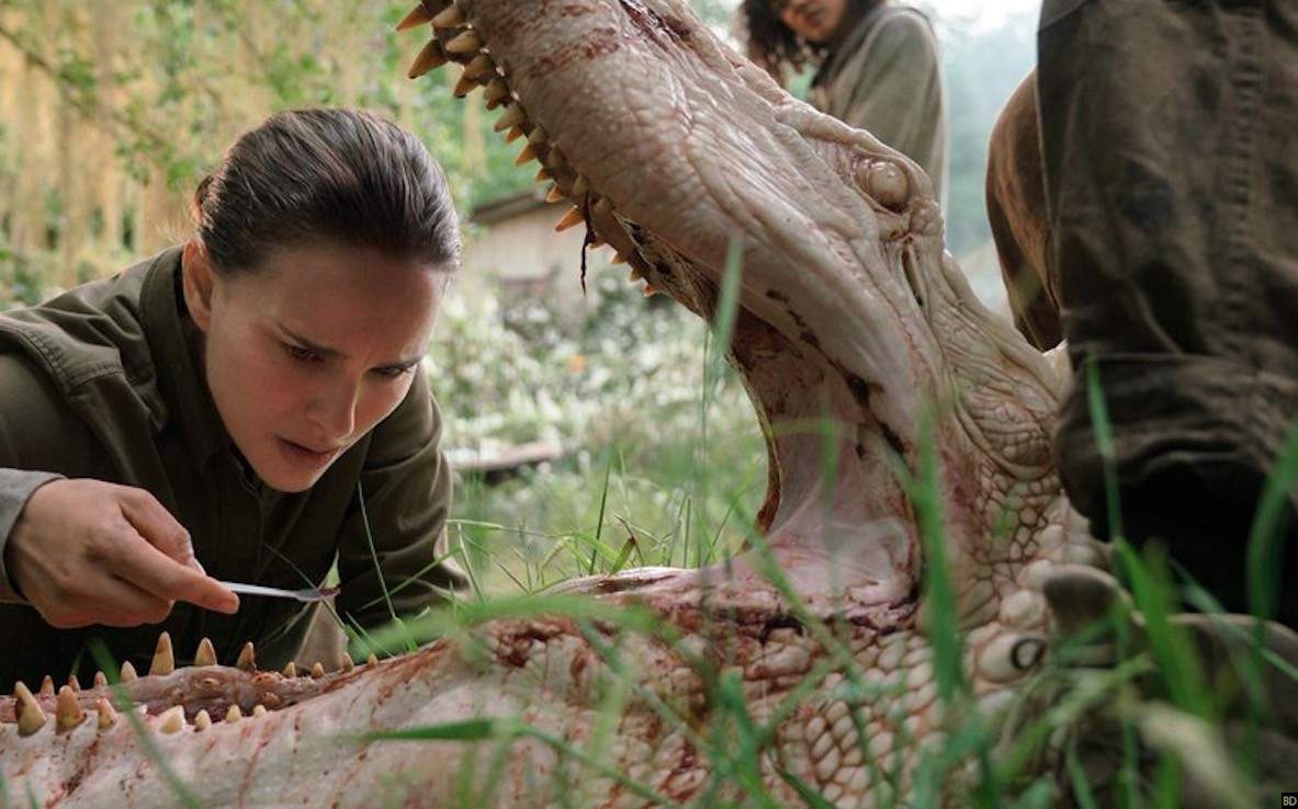 Natalie Portman Braves Alligator in Look at 'Annihilation' - Bloody Disgusting