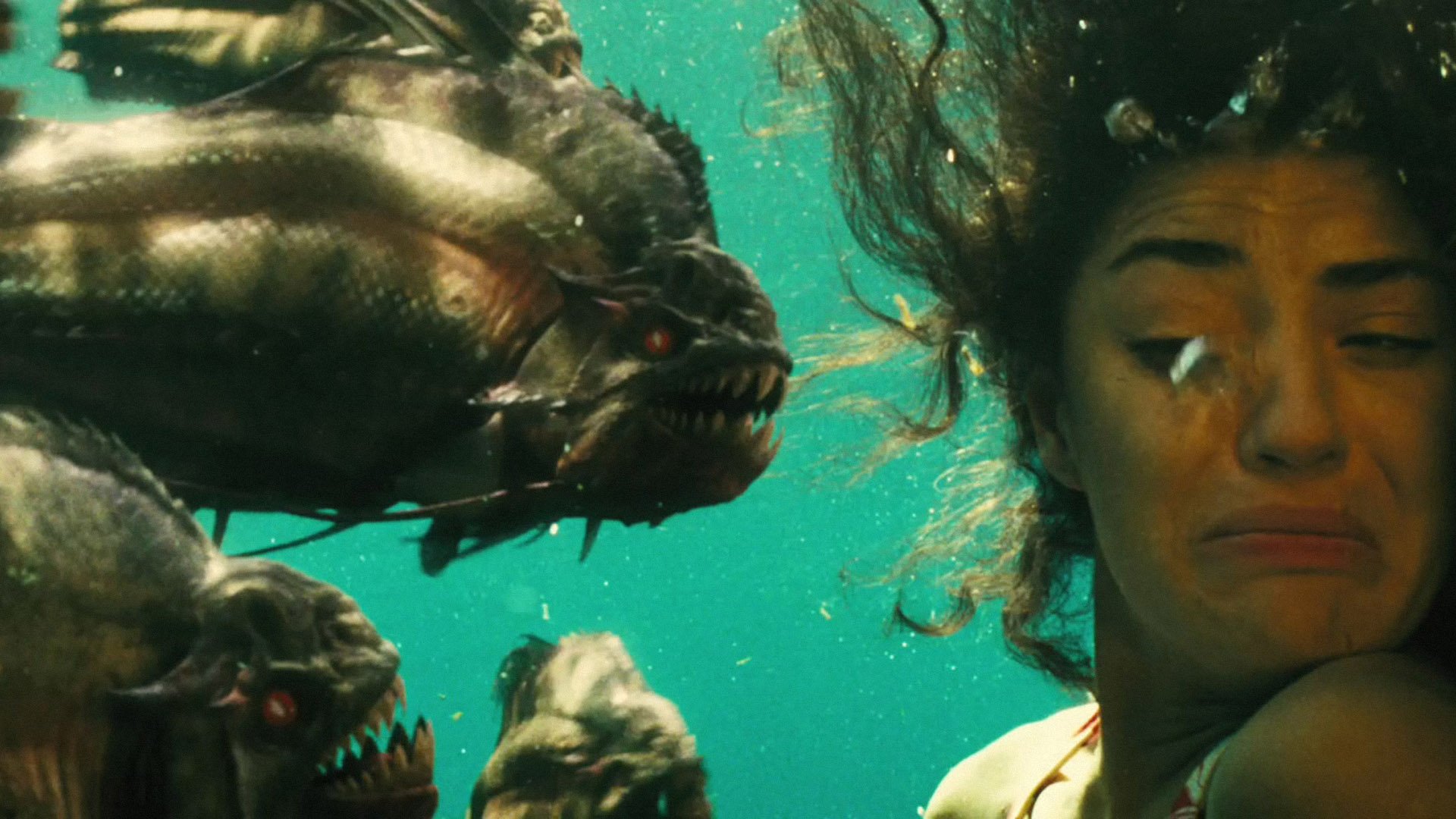 Joe Dante's 'Piranha' vs. Alexandre Aja's 'Piranha 3D' [Revenge of the  Remakes] - Bloody Disgusting