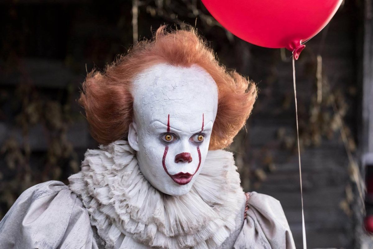 First Photos Of Pennywise On It Chapter Two Set Tease Recreation Of Paul Bunyan Scene From