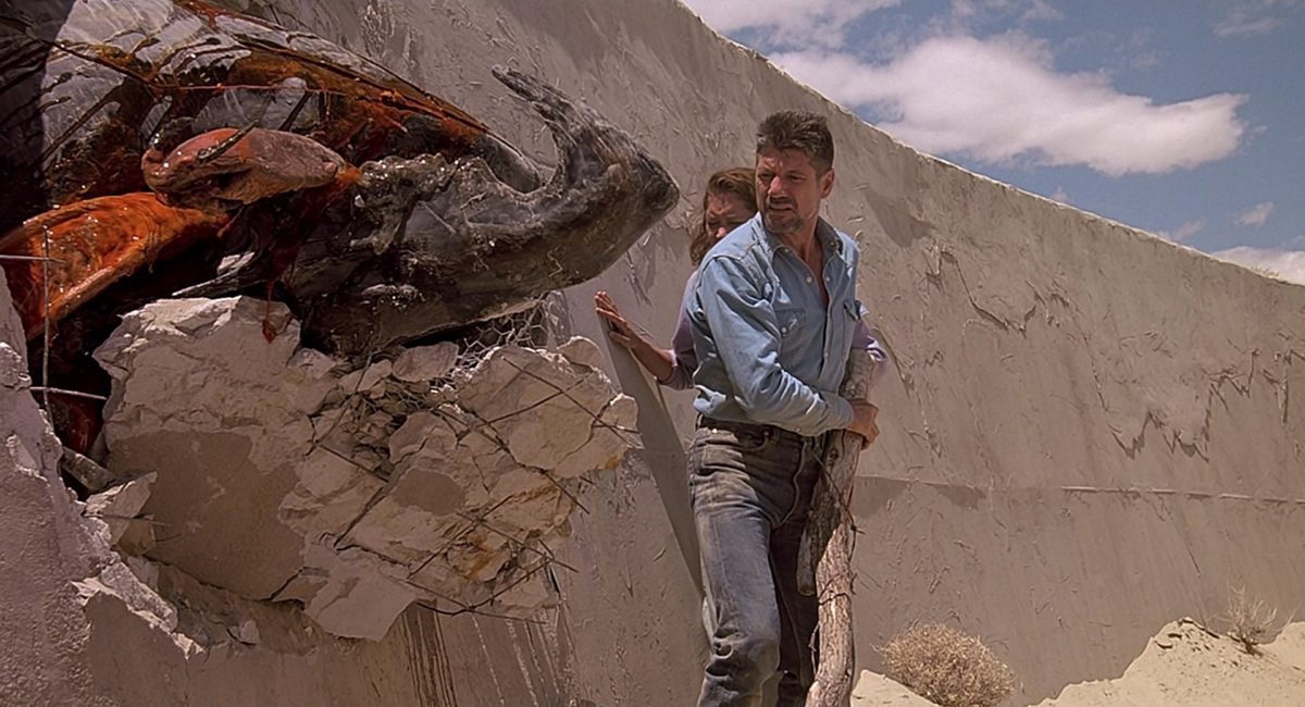 Tremors&#39; Kicked Off the 1990s With the Decade&#39;s Own &#39;Jaws&#39; [We Love &#39;90s  Horror] - Bloody Disgusting