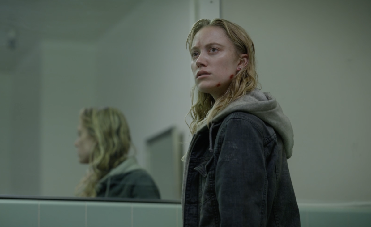 Clip From Quibi S The Stranger Stalks Maika Monroe Into A Bathroom Video Bloody Disgusting