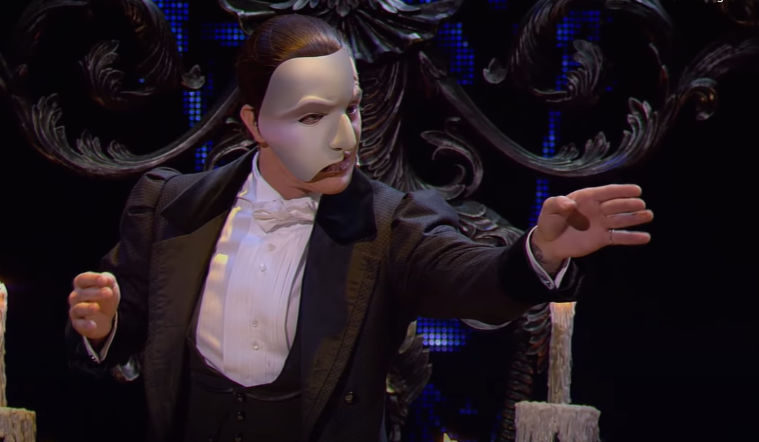 Andrew Lloyd Webber's 'The Phantom of the Opera' Musical Streaming Free on  YouTube This Weekend - Bloody Disgusting