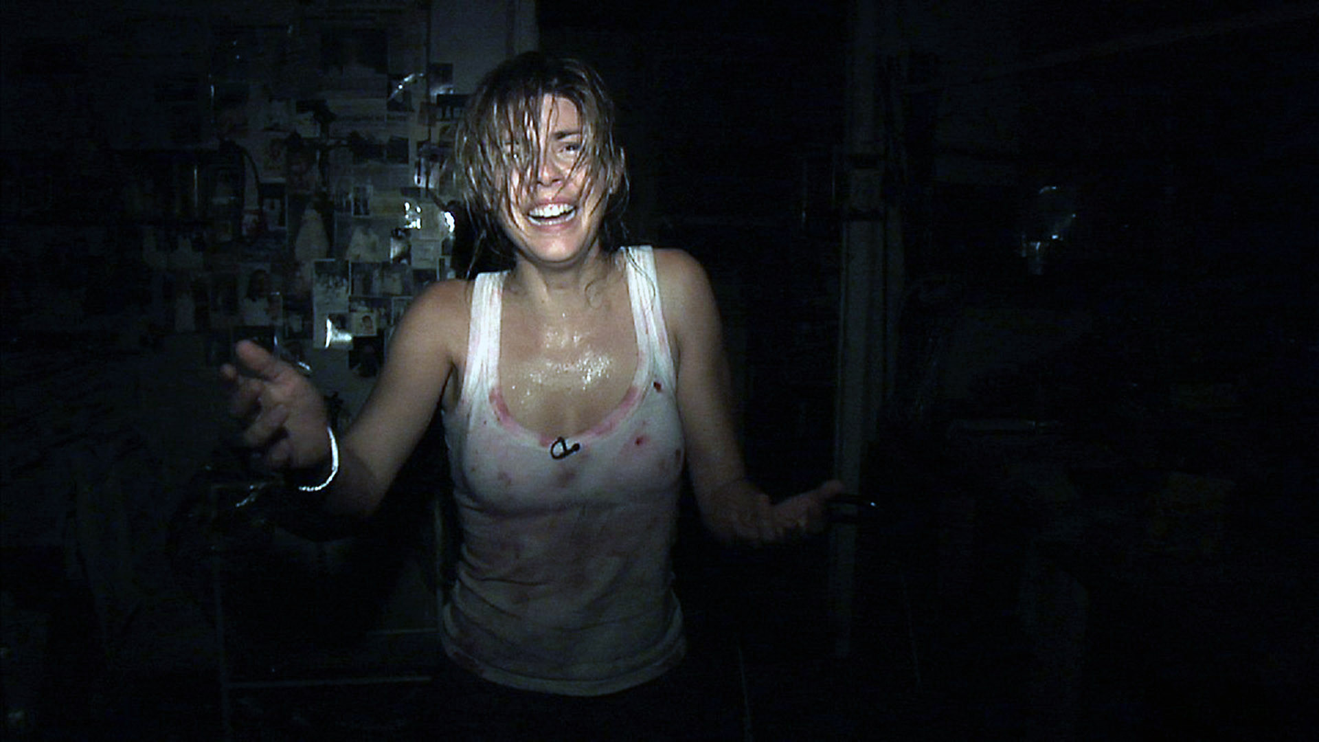 REC]&#39; (2007) vs. &#39;Quarantine&#39; (2008) [Revenge of the Remakes] - Bloody  Disgusting