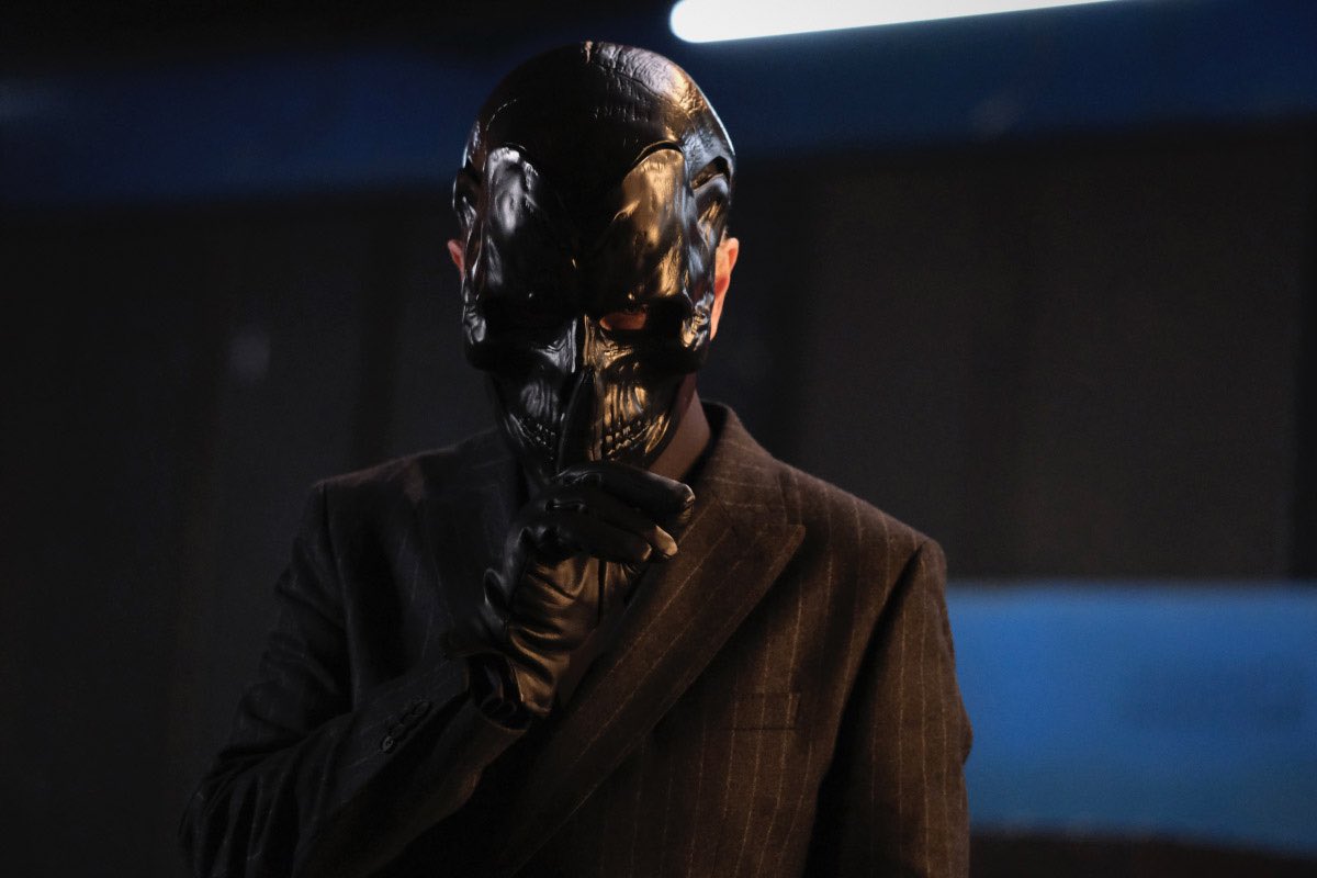 DC Villain Black Mask Played by Peter Outerbridge This Season [Image] - Disgusting