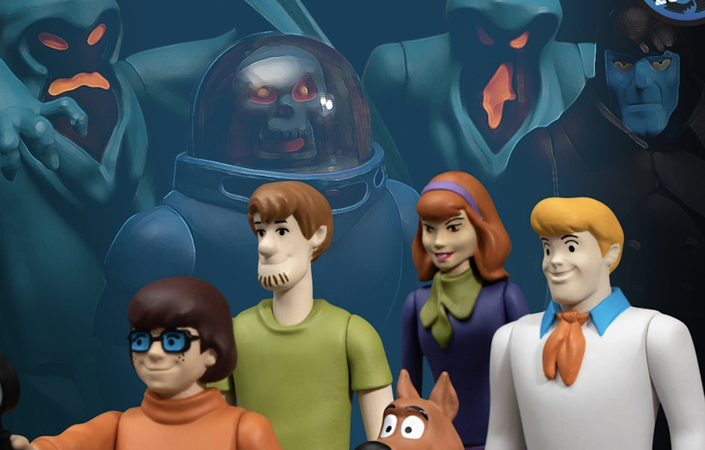 Mezco Spooked by Scooby-Doo & Mystery Inc Deluxe Haunted Mansion Boxed Set!