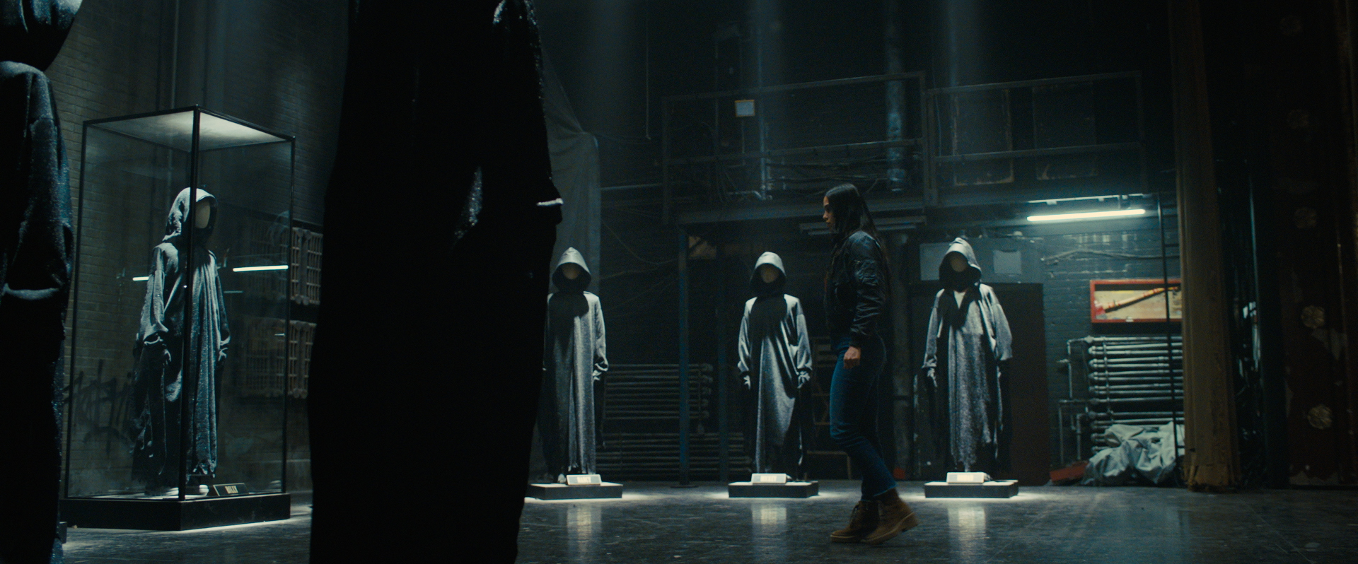 Scream Vi Identifying All The Easter Eggs In The Ghostface Shrine