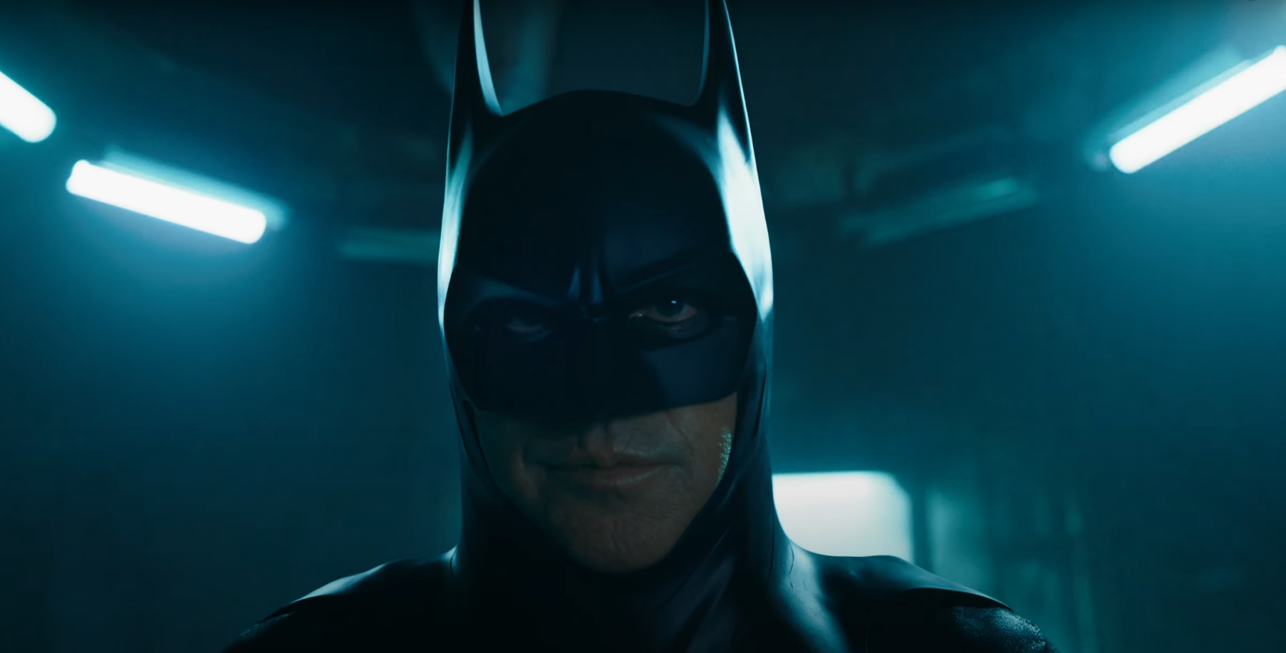 The Flash' - Michael Keaton's Batman Flies Again in New Super Bowl Trailer!  - Bloody Disgusting