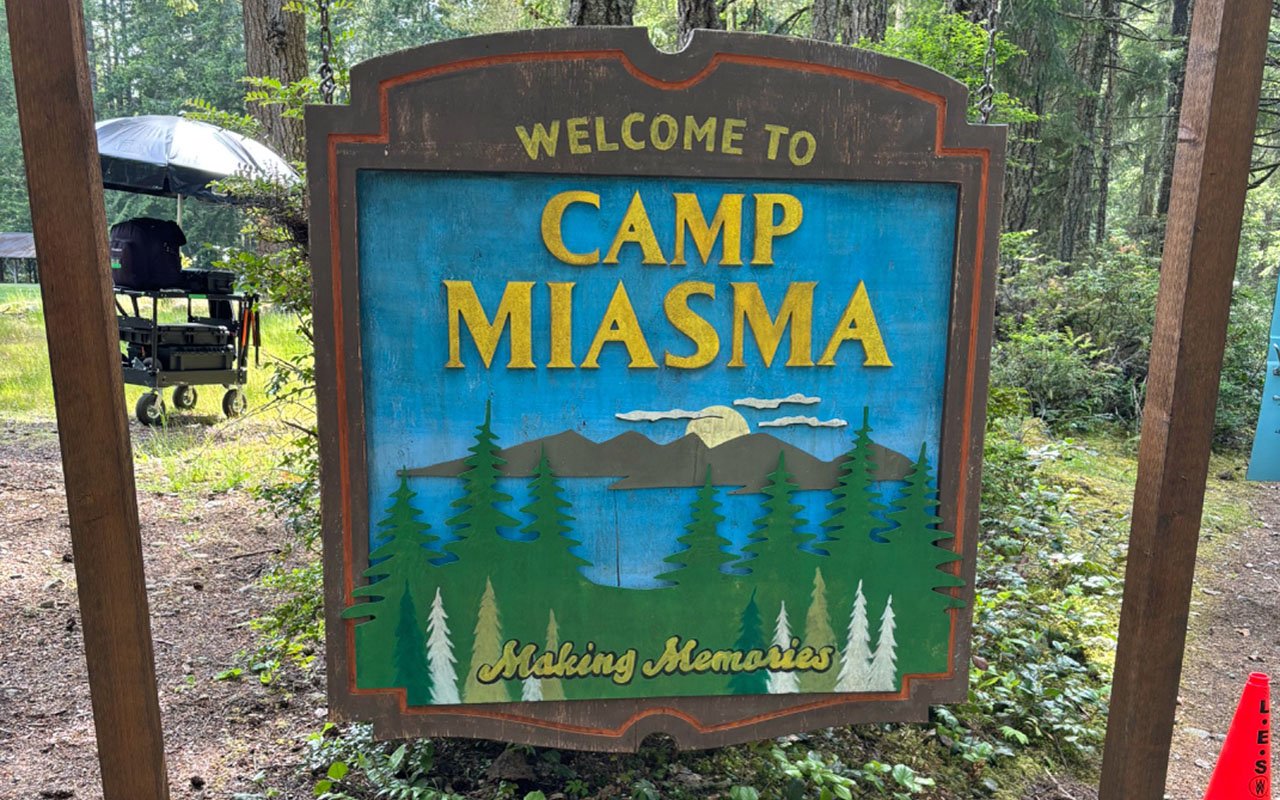 ‘Teenage Sex and Death at Camp Miasma’ Starring Gillian Anderson & Hannah Einbinder Wraps Production