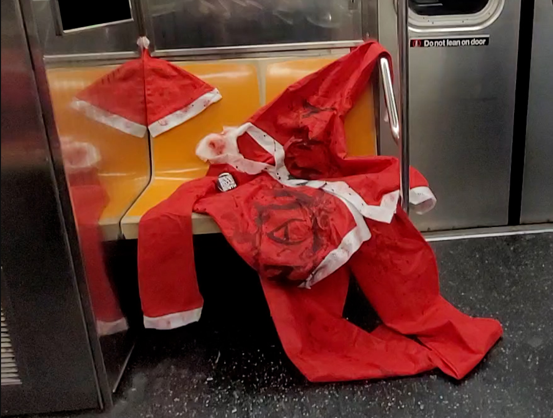 Bloody Santa Suits Were Left in Multiple Major Cities During Thanksgiving Weekend&#8230;